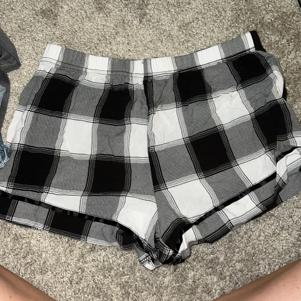 medium shorts from Amazon size medium but fits more like small!